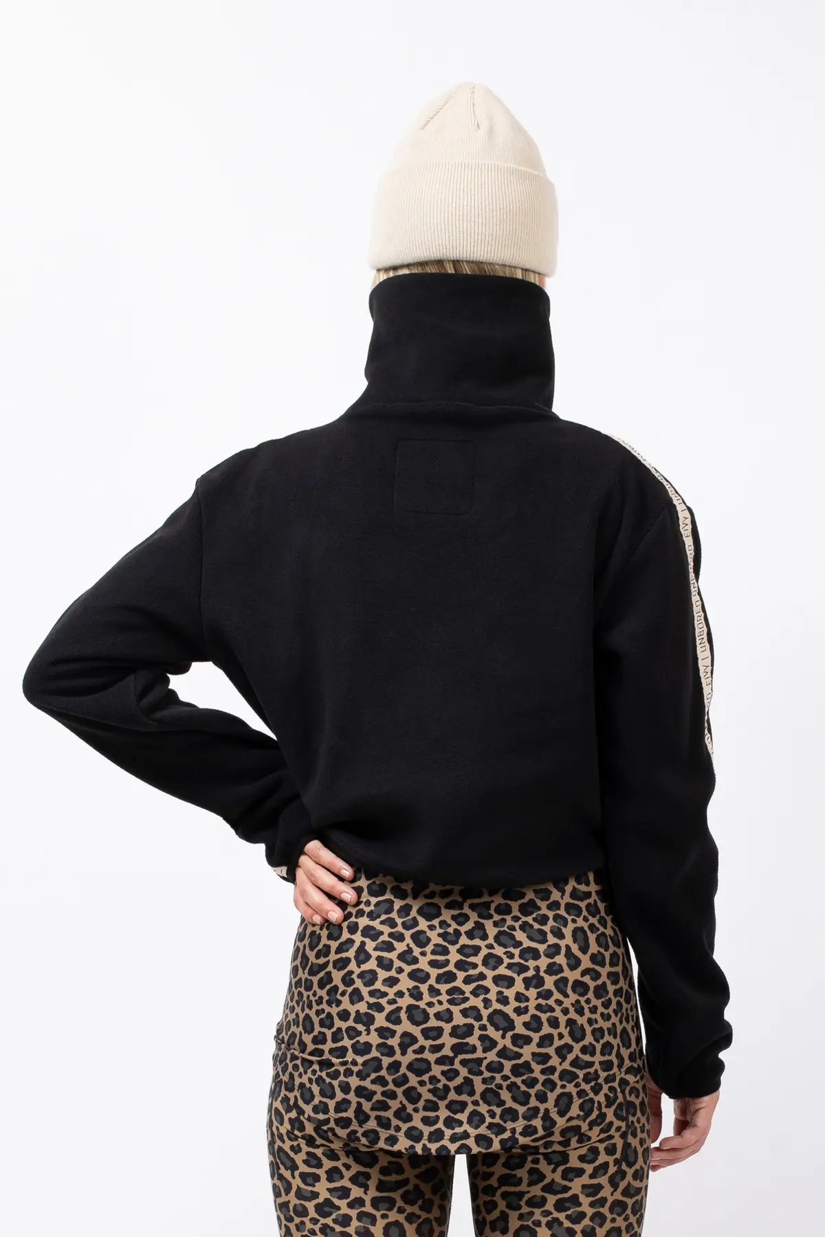 Peg Zip Cropped Fleece - Black