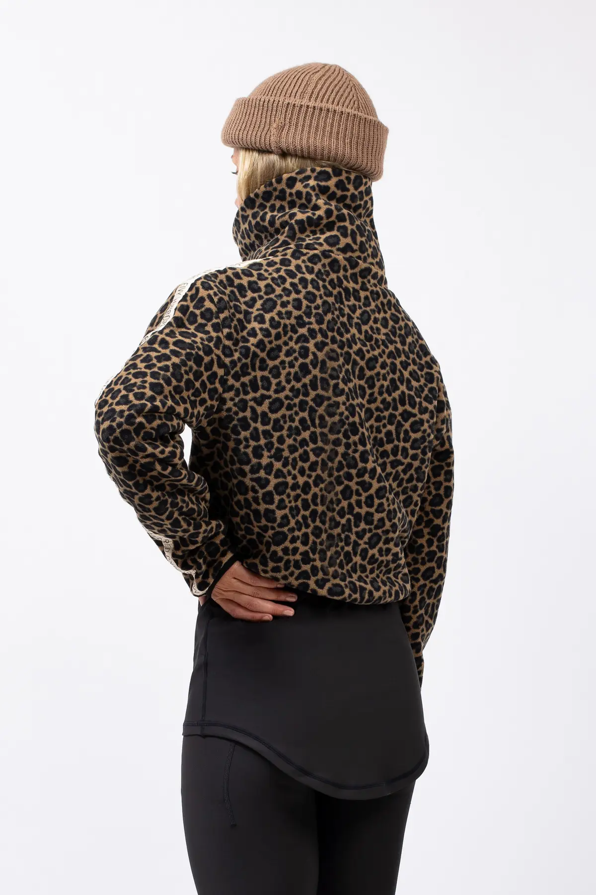 Peg Zip Cropped Fleece - Leopard