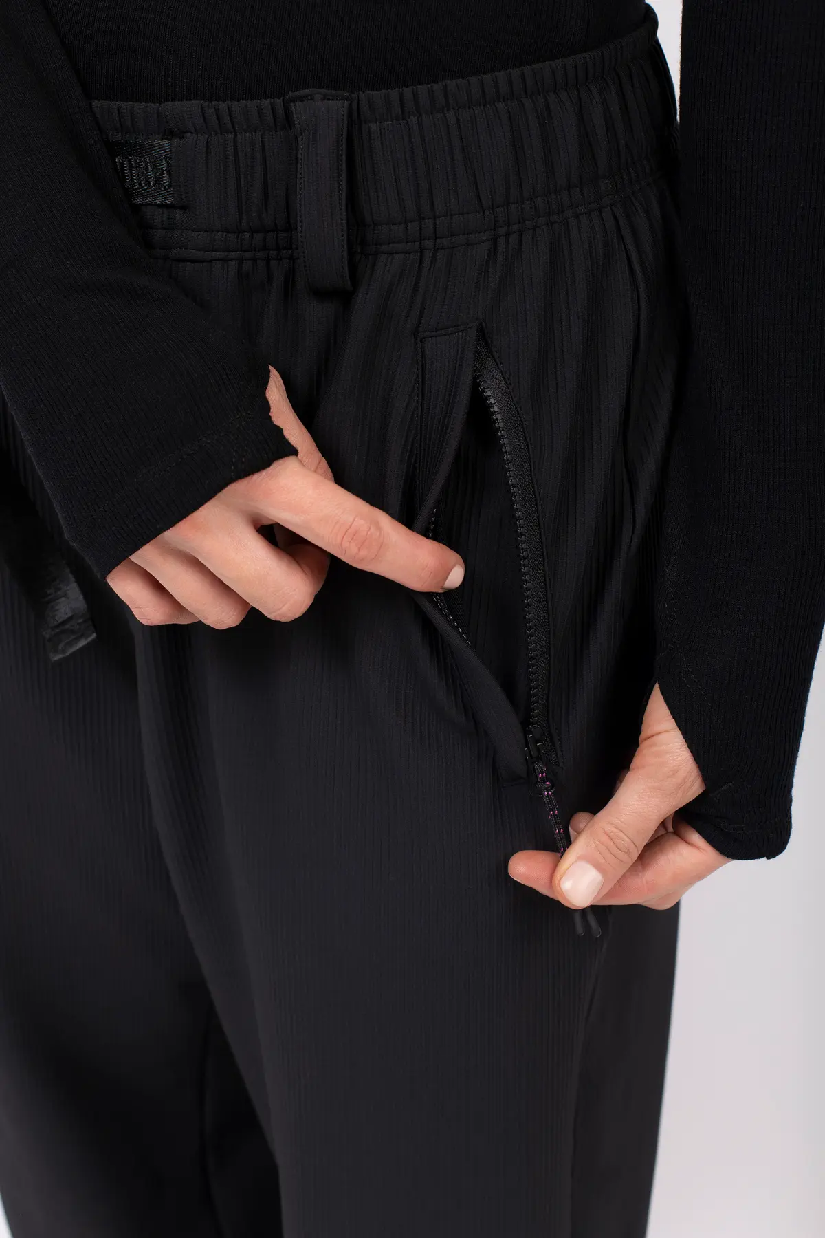 Versa Travel Rib Pants - Black